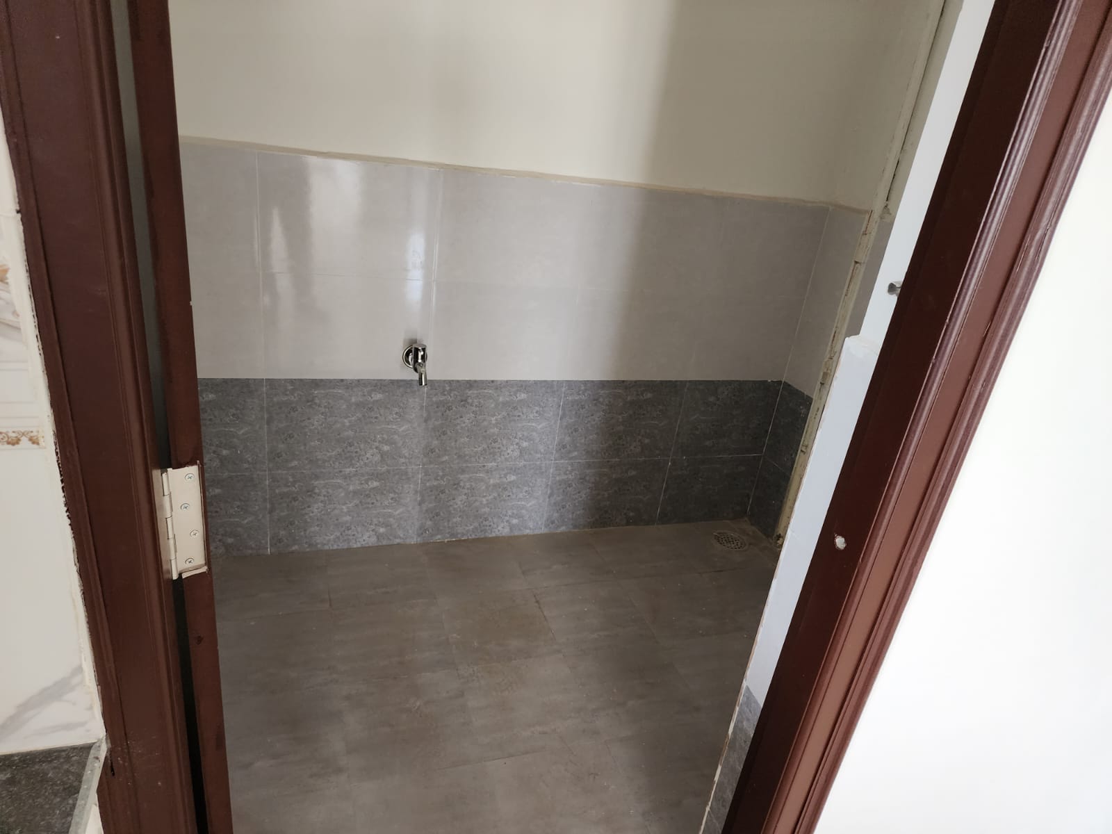 2BHK FLAT FOR SALE AT LB 